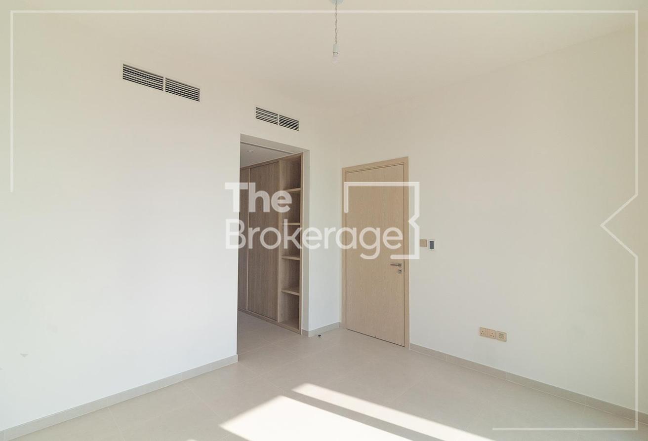 Brand New | Handed over | Type F photo 8