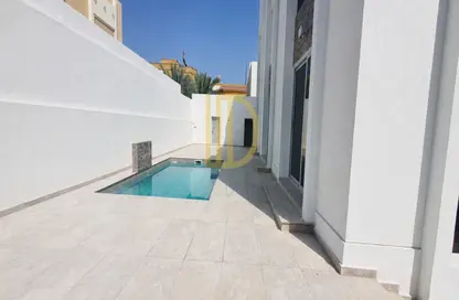 فيلا - 4 غرف نوم - 6 حمامات للايجار في فلل الجميرا 1 - جميرا 1 - جميرا - دبي فيلا - 4 غرف نوم - 6 حمامات للايجار في فلل الجميرا 1 - جميرا 1 - جميرا - دبي
