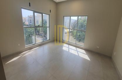 Villa - 4 Bedrooms - 6 Bathrooms for rent in Jumeirah 1 Villas - Jumeirah 1 - Jumeirah - Dubai