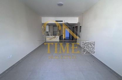 شقة - غرفة نوم - 2 حمامات للايجار في مساكن كورنيش عجمان - طريق كورنيش عجمان - عجمان