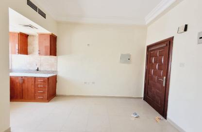Apartment - Studio - 1 Bathroom for rent in Fire Station Road - Muwaileh - Sharjah