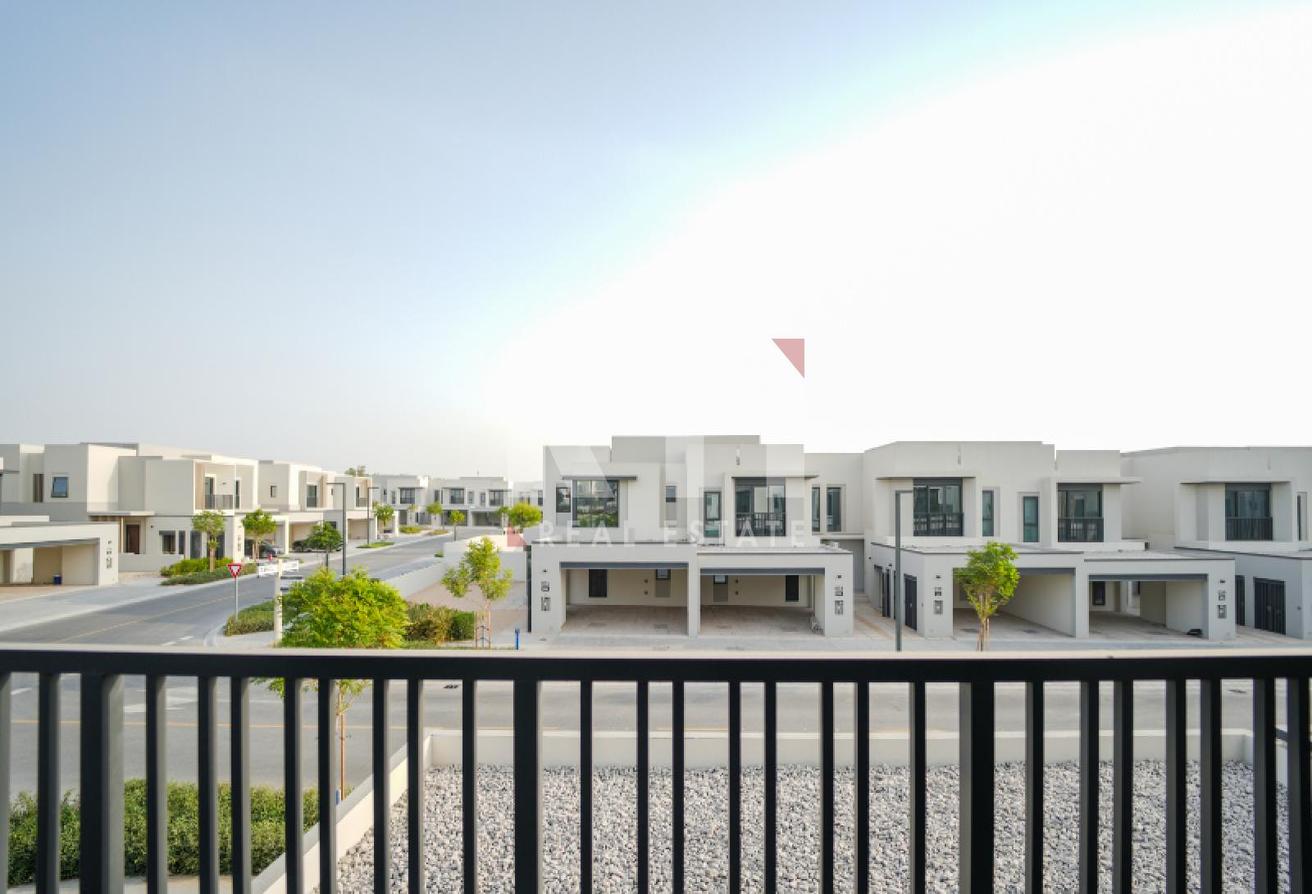 Corner Unit | Close to Pool and Park |Brand New photo 16