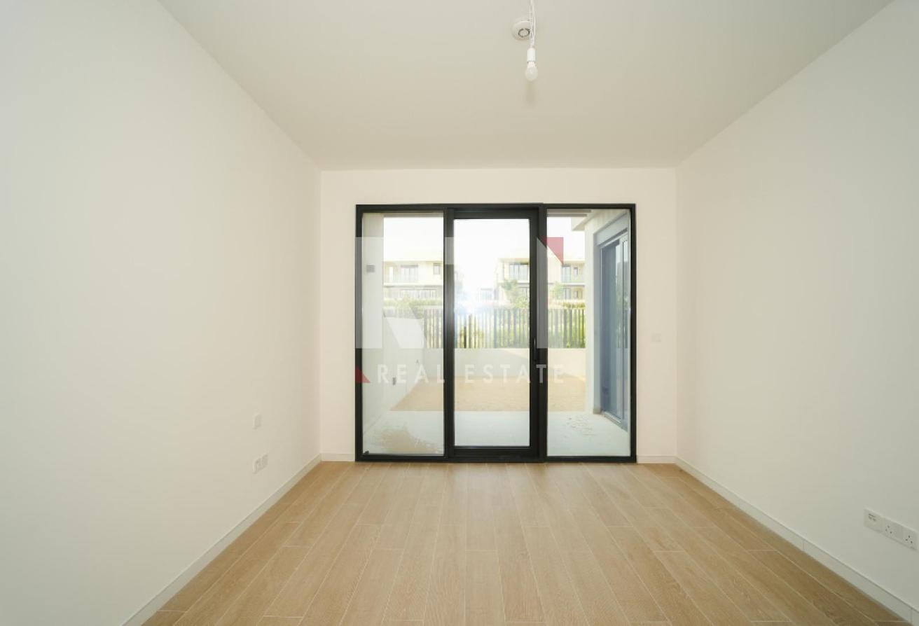 Corner Unit | Close to Pool and Park |Brand New photo 9