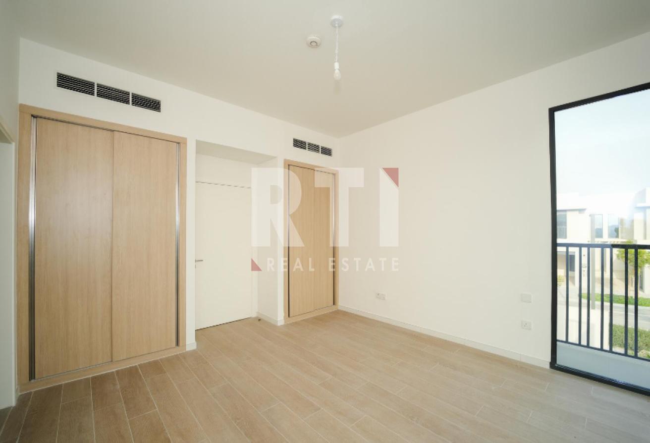 Corner Unit | Close to Pool and Park |Brand New photo 11