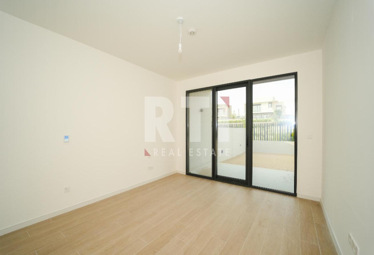 Corner Unit | Close to Pool and Park |Brand New photo 10