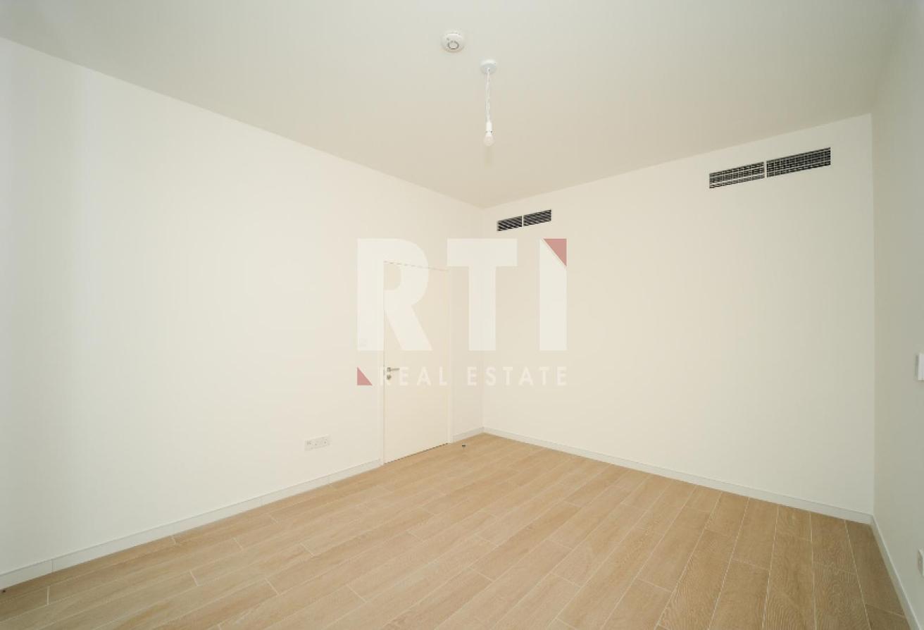 Corner Unit | Close to Pool and Park |Brand New photo 12