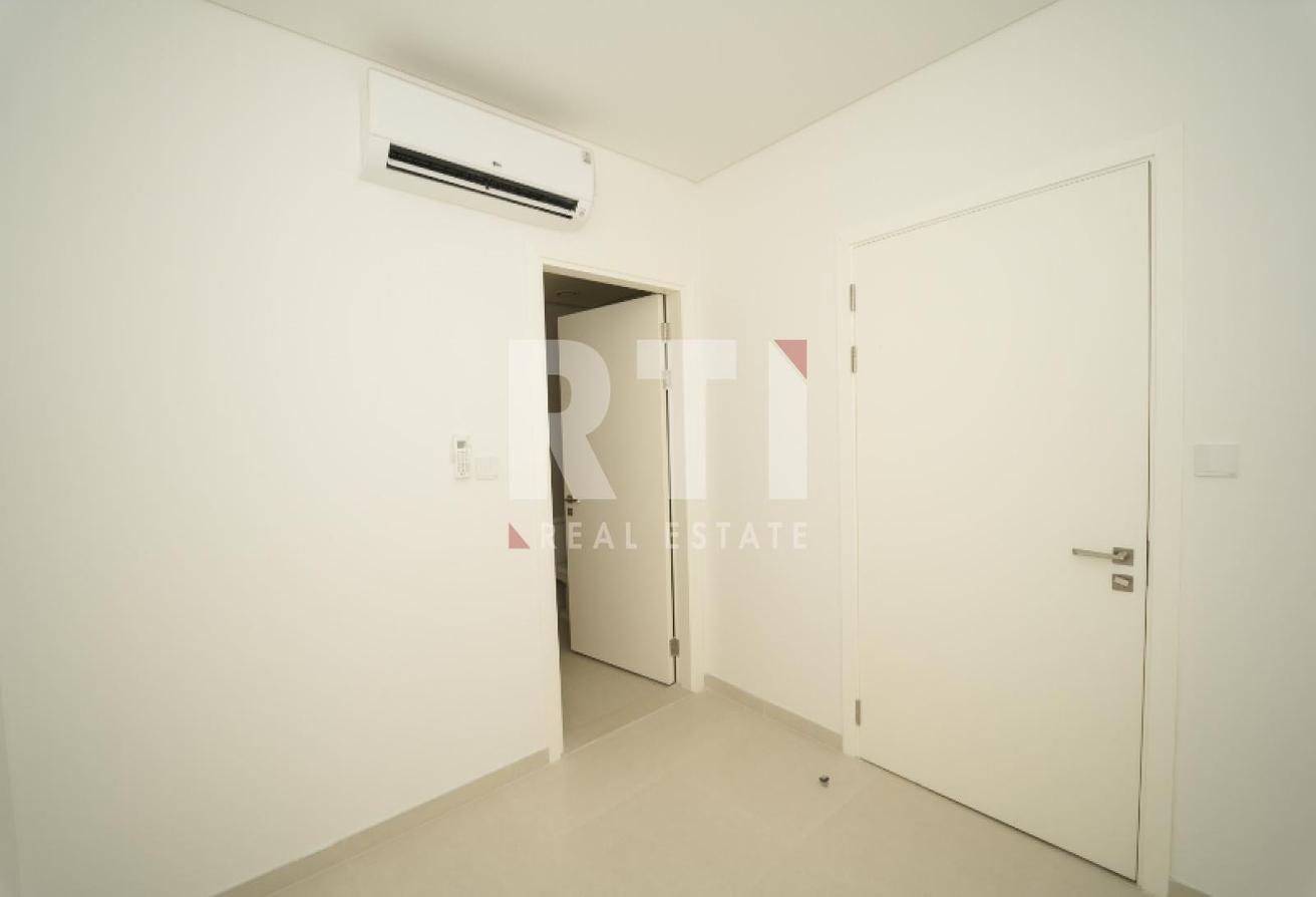 Corner Unit | Close to Pool and Park |Brand New photo 8