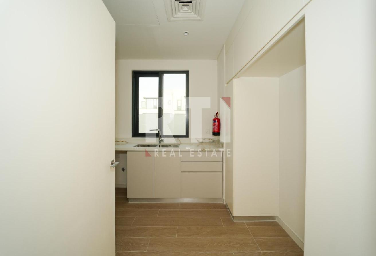Corner Unit | Close to Pool and Park |Brand New photo 4
