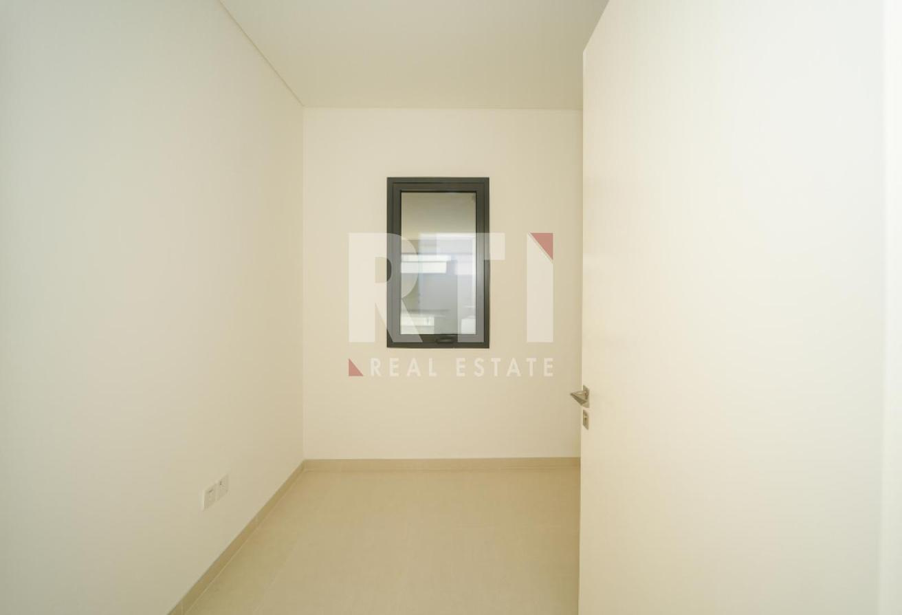 Corner Unit | Close to Pool and Park |Brand New photo 6