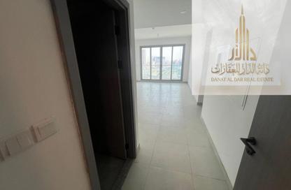 شقة - 3 غرف نوم - 4 حمامات للايجار في برج الكورنيش - طريق كورنيش عجمان - عجمان شقة - 3 غرف نوم - 4 حمامات للايجار في برج الكورنيش - طريق كورنيش عجمان - عجمان
