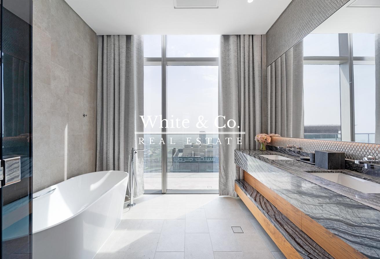 Luxury Living | Huge Layout | Marina View photo 14