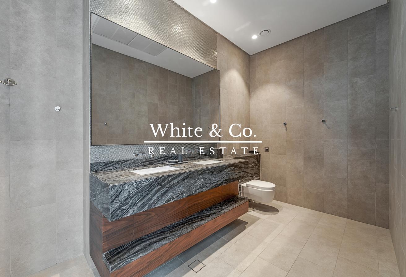 Luxury Living | Huge Layout | Marina View photo 16