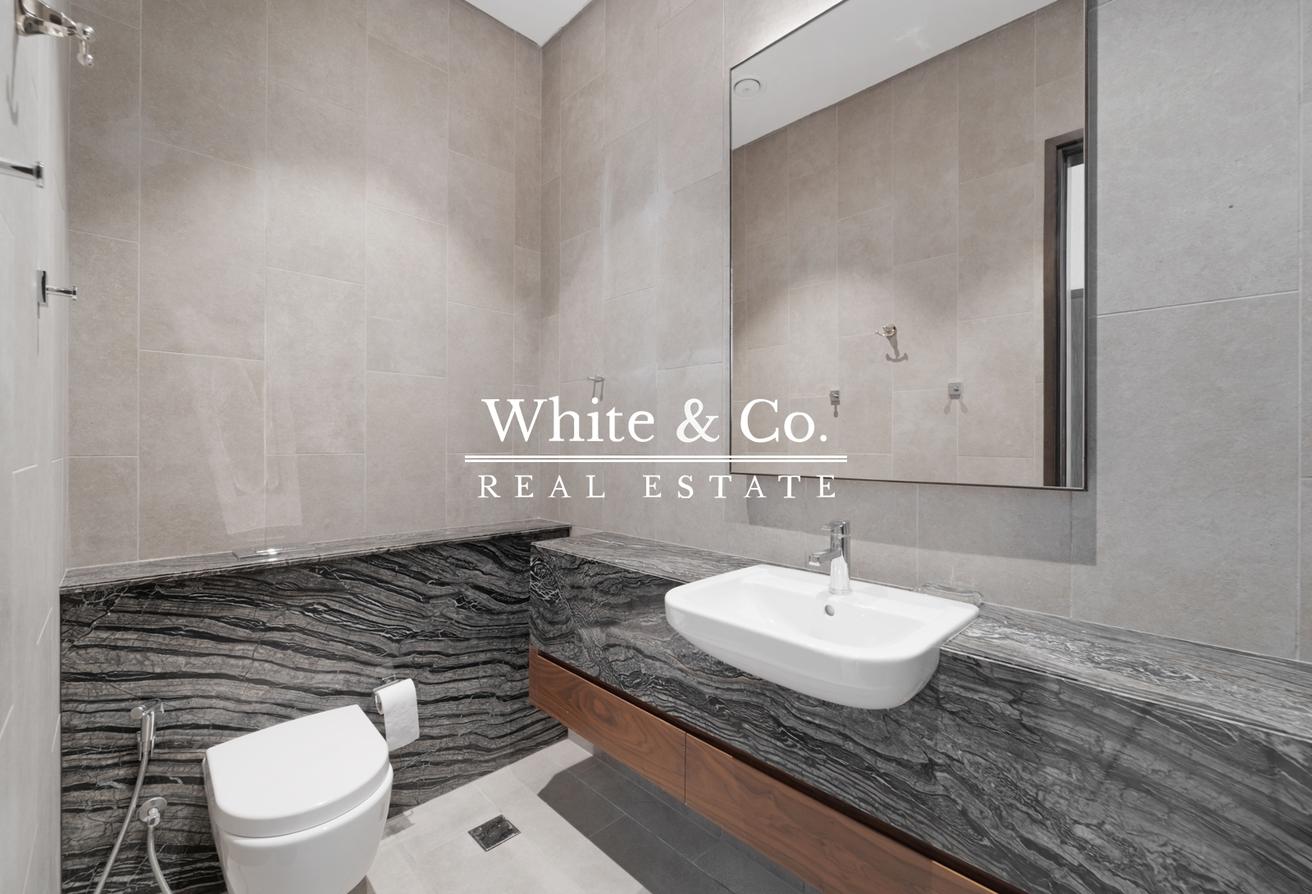 Luxury Living | Huge Layout | Marina View photo 17