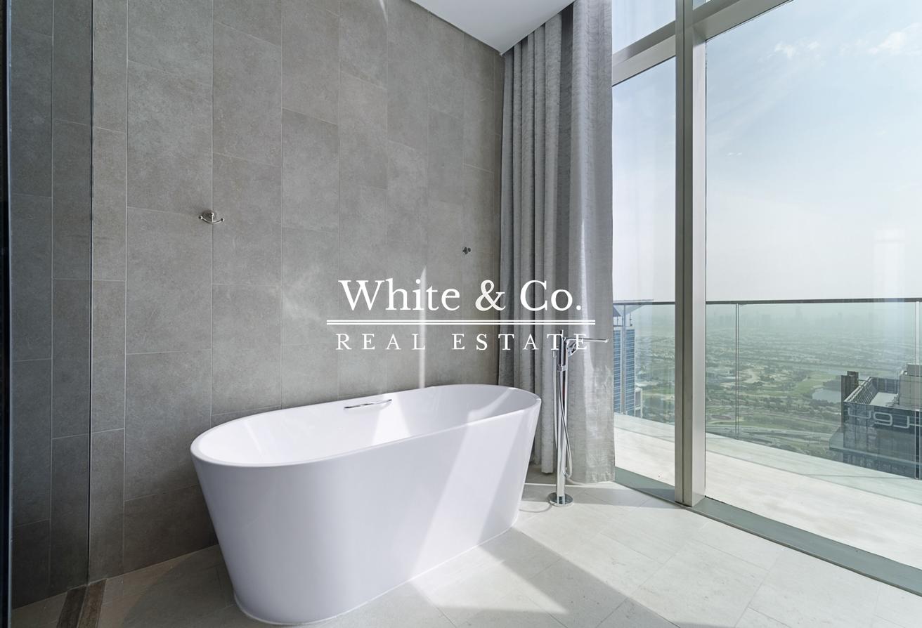 Luxury Living | Huge Layout | Marina View photo 13
