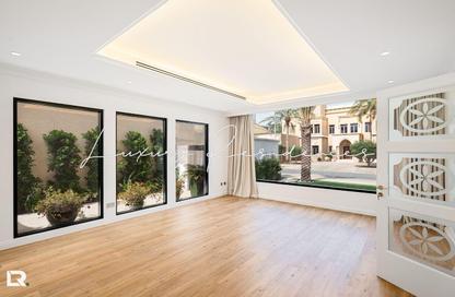Villa - 5 Bedrooms - 6 Bathrooms for rent in Garden Homes Frond P - Garden Homes - Palm Jumeirah - Dubai