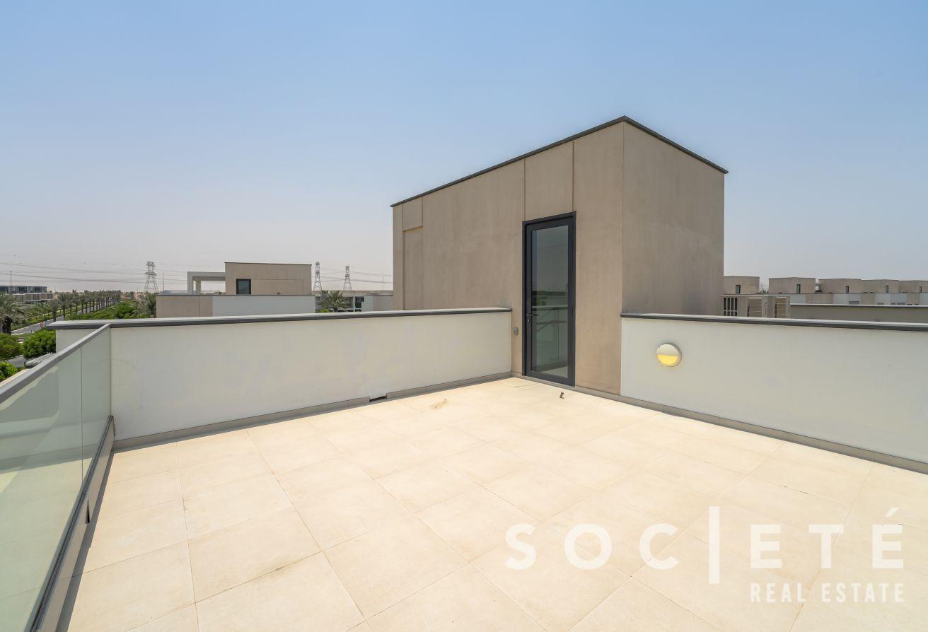 Prime location | Biggest Plot | Corner Unit photo 26