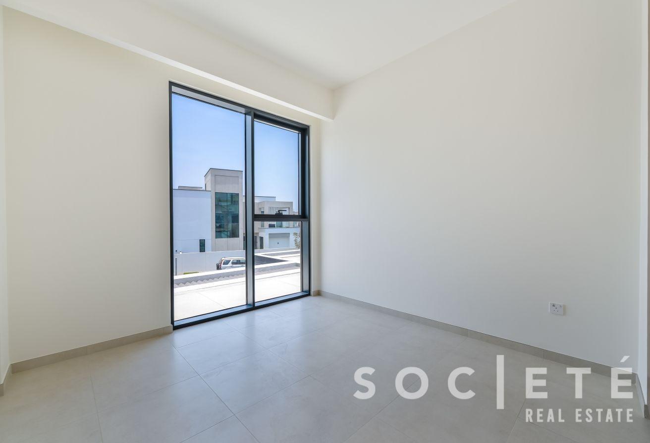 Prime location | Biggest Plot | Corner Unit photo 21