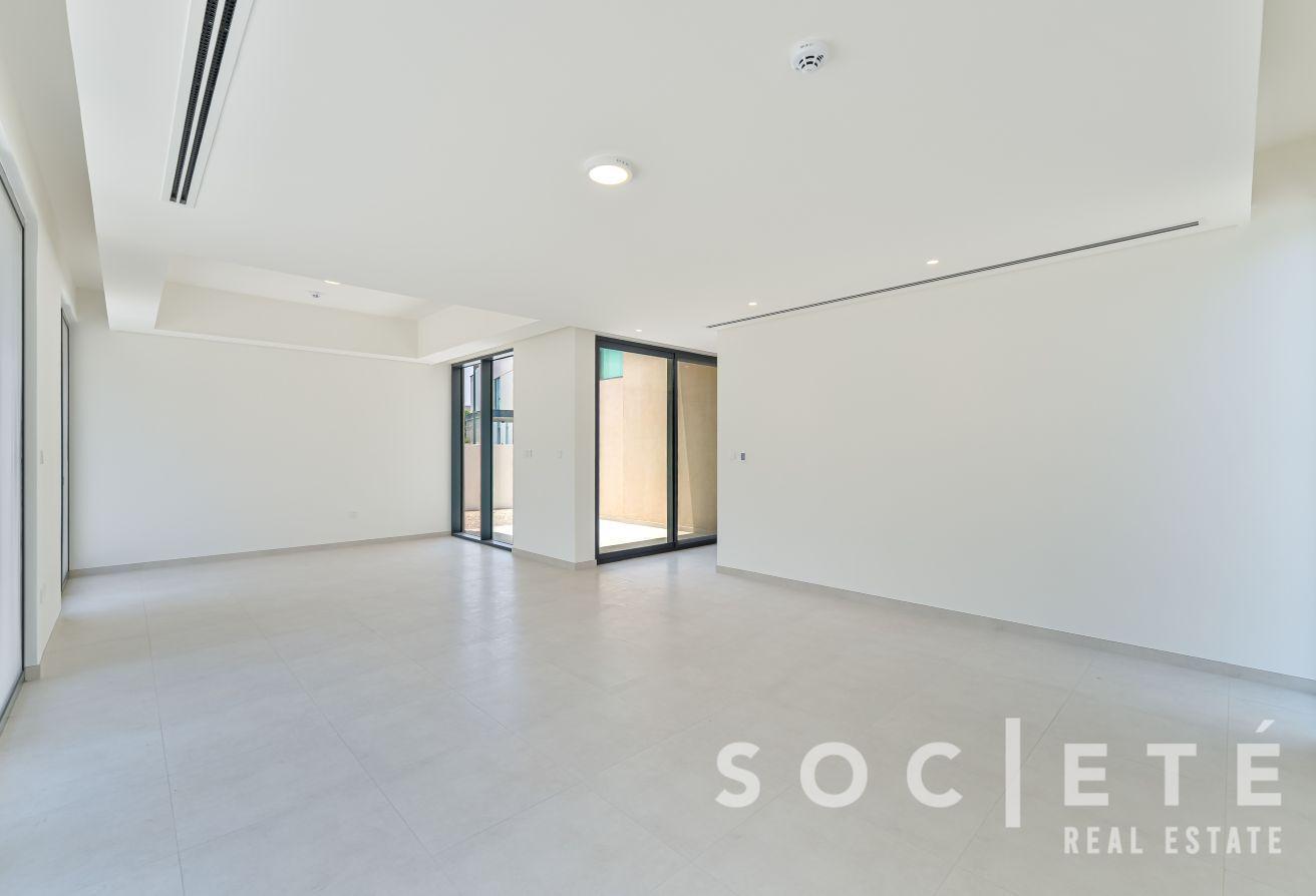 Prime location | Biggest Plot | Corner Unit photo 3
