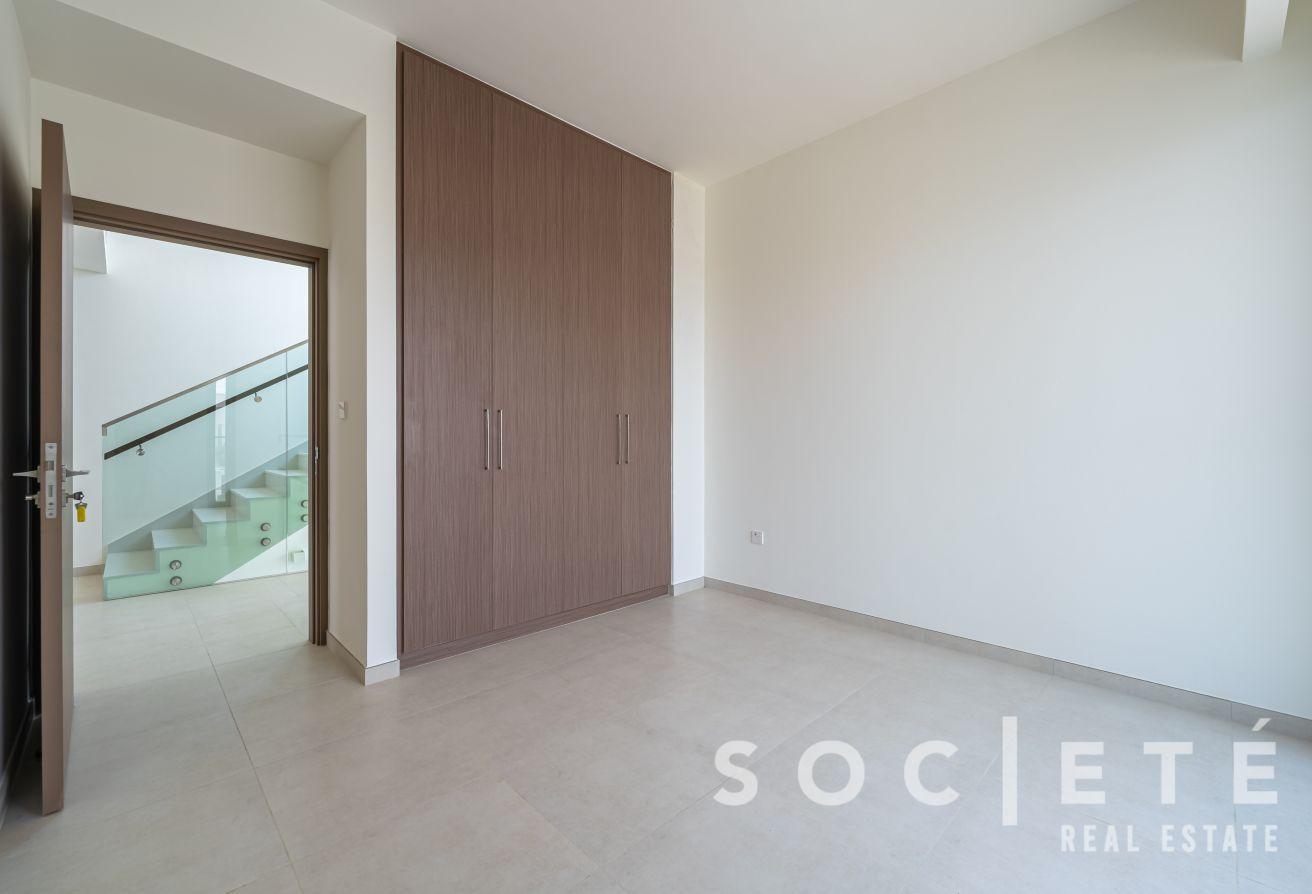 Prime location | Biggest Plot | Corner Unit photo 19
