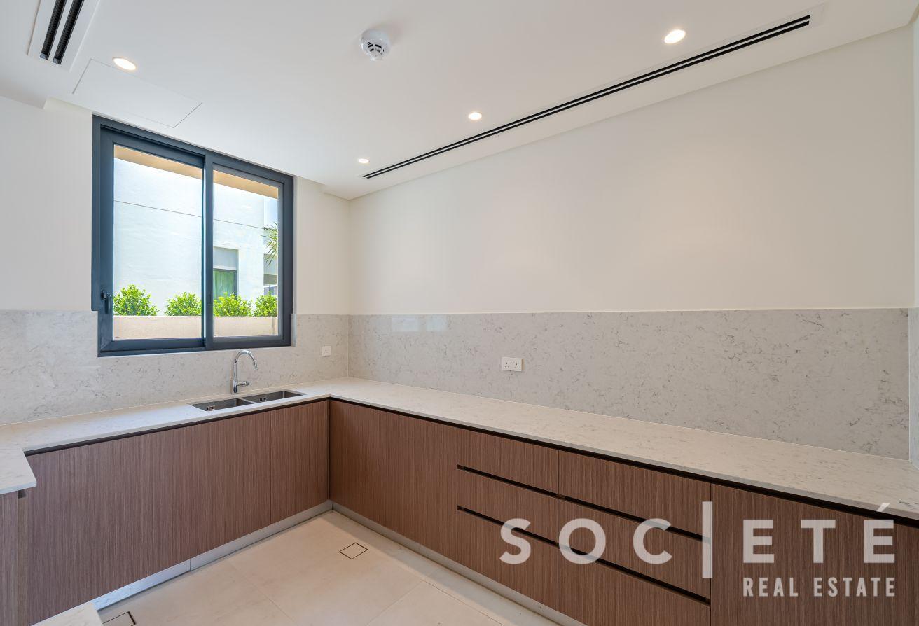 Prime location | Biggest Plot | Corner Unit photo 8