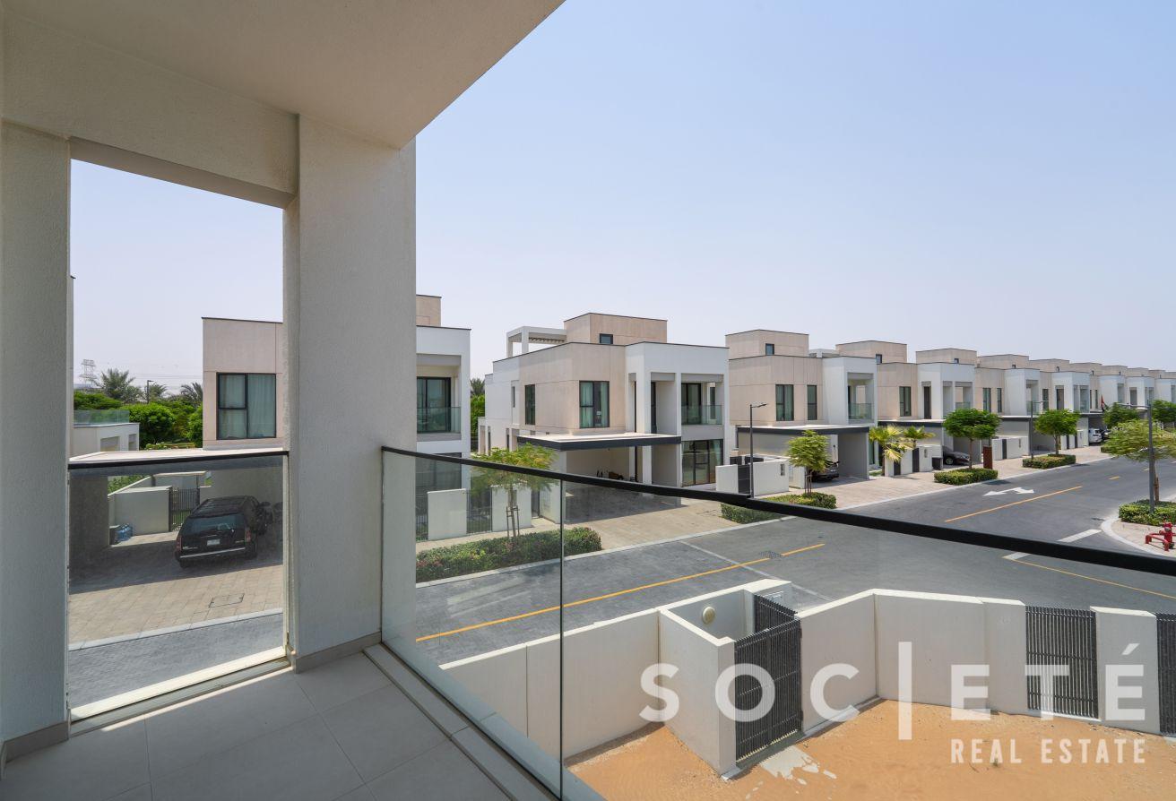 Prime location | Biggest Plot | Corner Unit photo 14