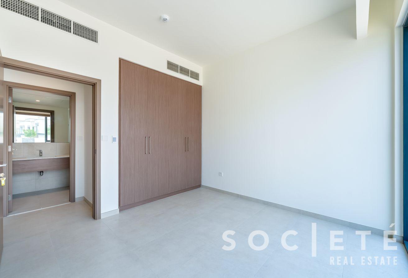 Prime location | Biggest Plot | Corner Unit photo 17
