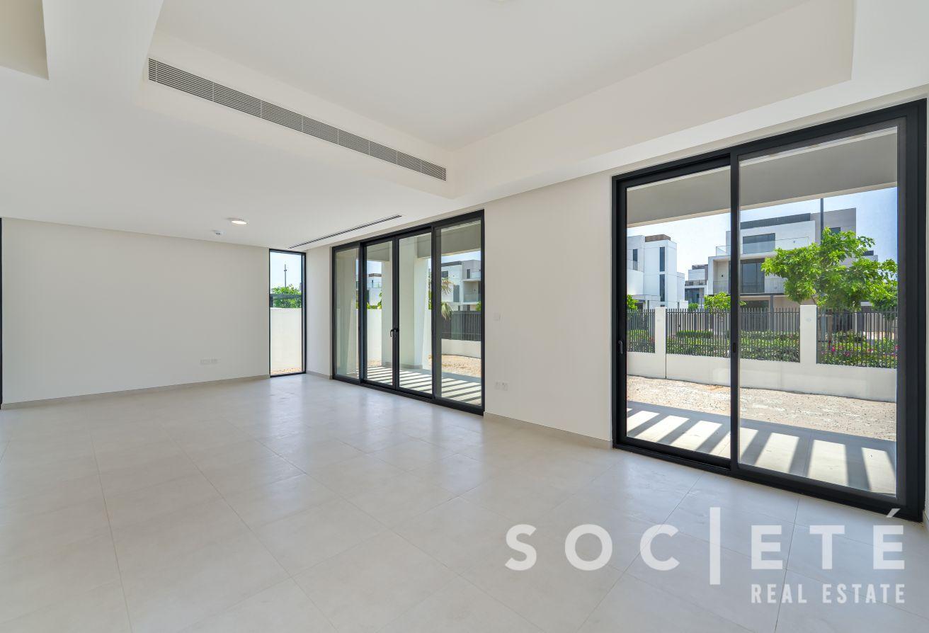 Prime location | Biggest Plot | Corner Unit photo 5