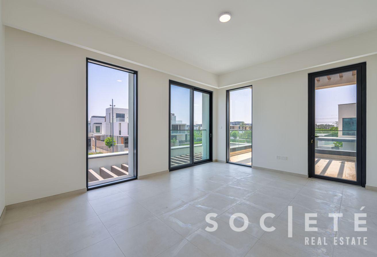Prime location | Biggest Plot | Corner Unit photo 10