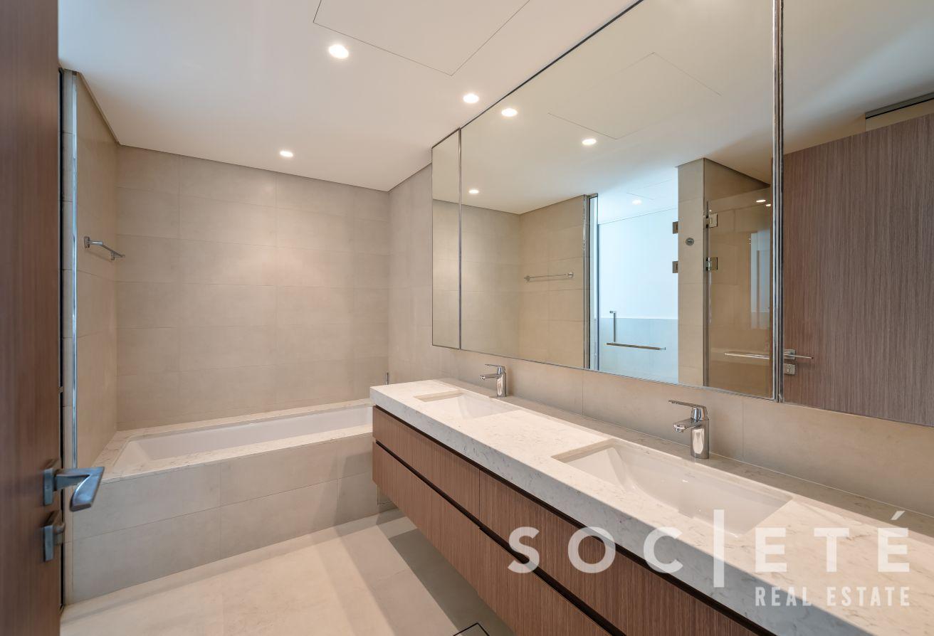Prime location | Biggest Plot | Corner Unit photo 30