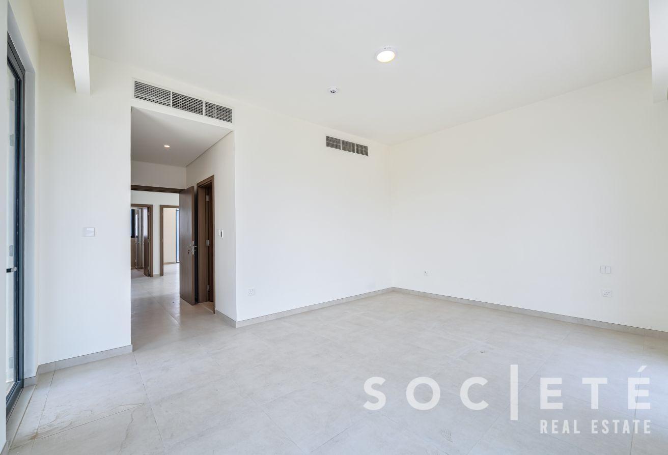 Prime location | Biggest Plot | Corner Unit photo 13