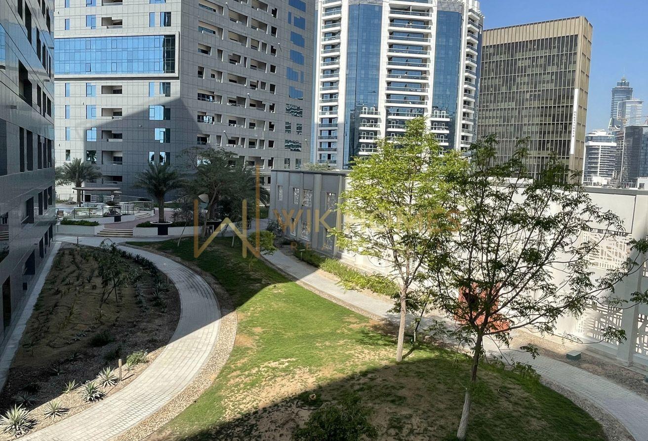 Well Maintained | Large Balcony | Prime Location photo 11