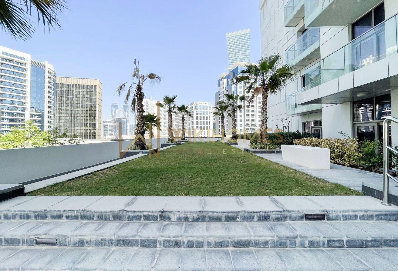 Well Maintained | Large Balcony | Prime Location photo 9