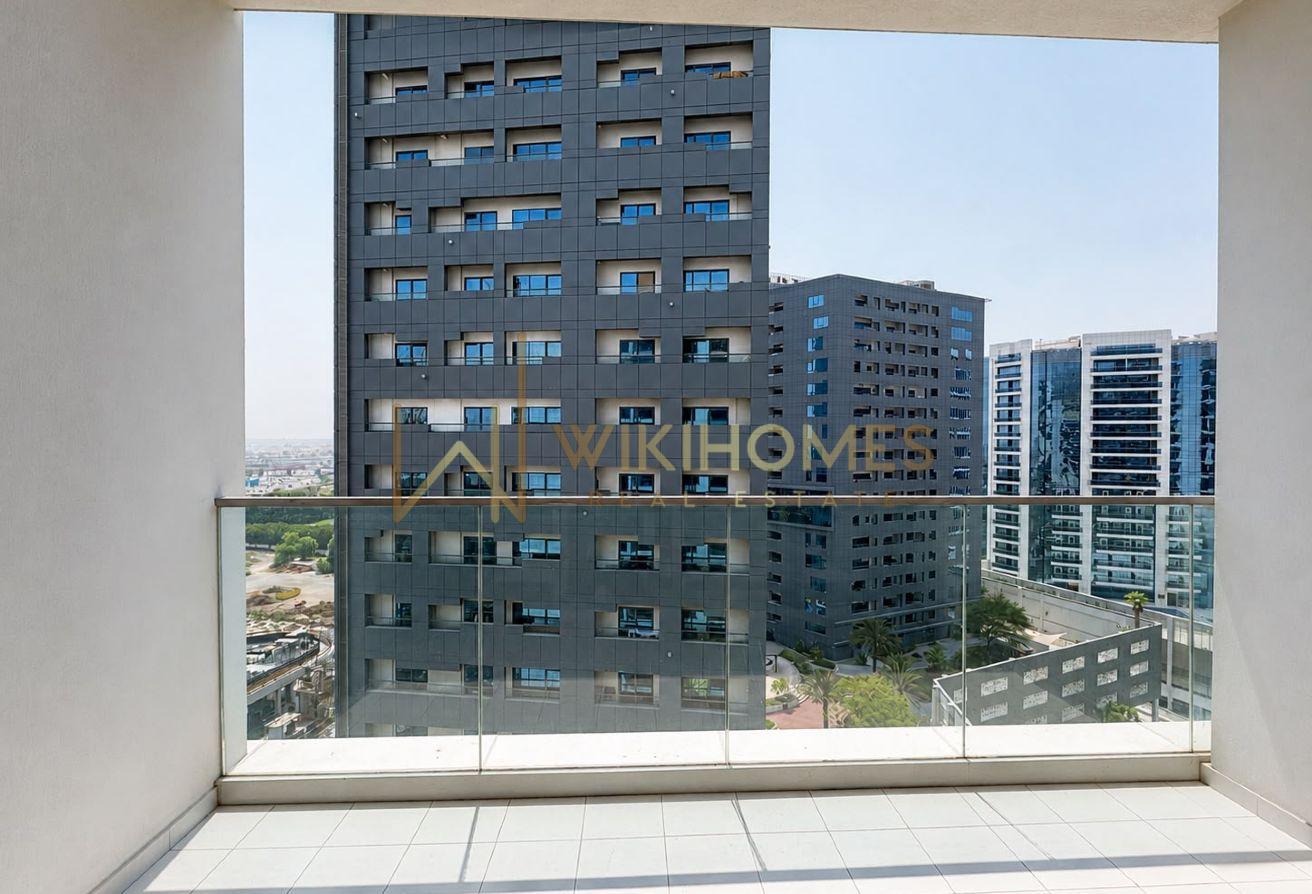 Well Maintained | Large Balcony | Prime Location photo 7