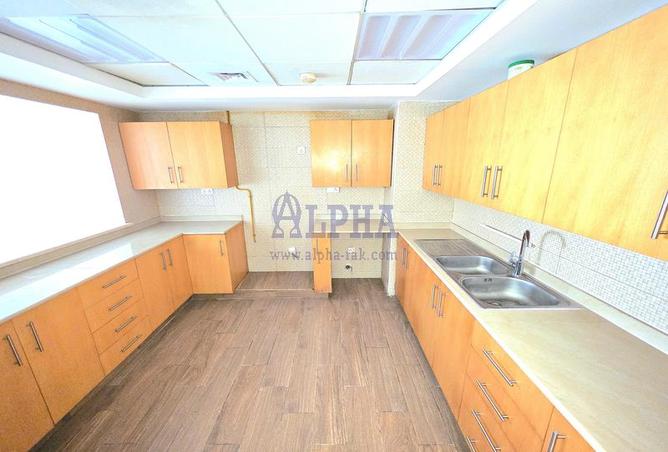 135157940 - Property Image 3