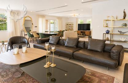 Villa - 5 Bedrooms - 7 Bathrooms for rent in District 4 - Jumeirah Park - Dubai Villa - 5 Bedrooms - 7 Bathrooms for rent in District 4 - Jumeirah Park - Dubai