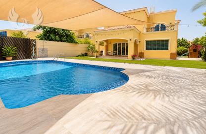 Villa - 5 Bedrooms - 7 Bathrooms for rent in District 4 - Jumeirah Park - Dubai