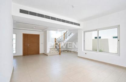 Villa - 3 Bedrooms - 4 Bathrooms for rent in Jumeirah Park - Dubai Villa - 3 Bedrooms - 4 Bathrooms for rent in Jumeirah Park - Dubai