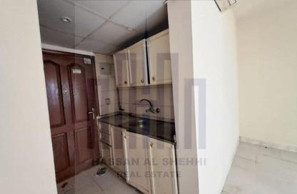 Apartment - Studio - 1 Bathroom for rent in Muwailih Building - Muwaileh - Sharjah