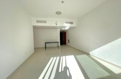 Apartment - 2 Bedrooms - 3 Bathrooms for rent in Muwaileh 29 Building - Muwaileh - Sharjah