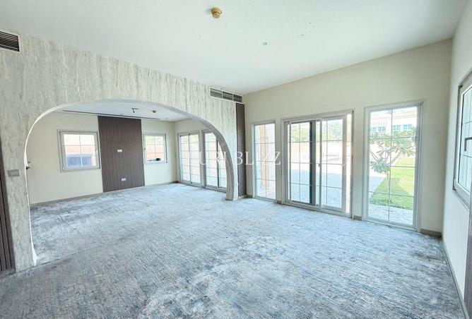 54388520 - Property Main Image