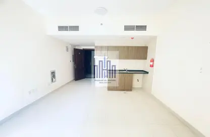 Apartment - Studio - 1 Bathroom for rent in Fire Station Road - Muwaileh - Sharjah