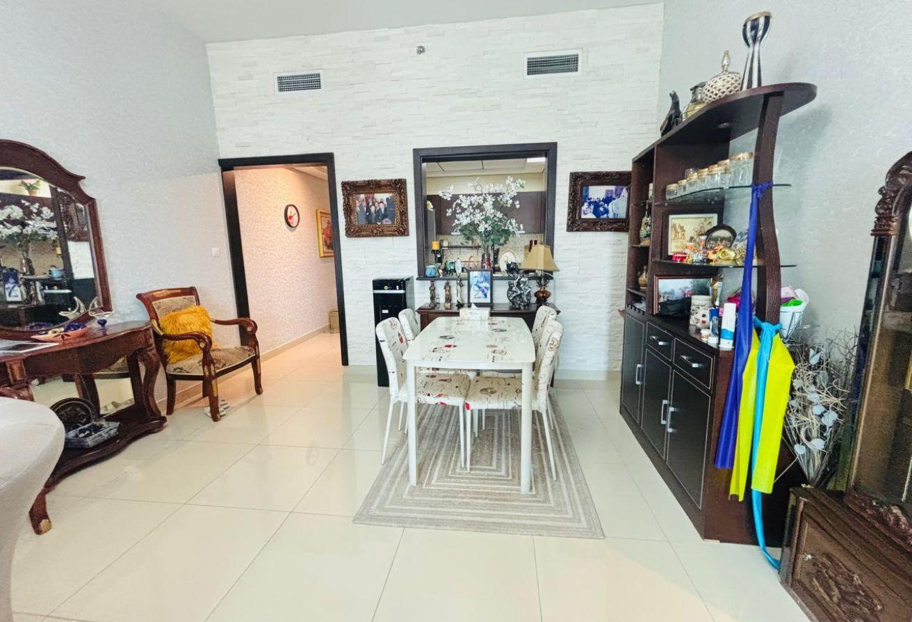 Fully Renovated Apartment| Low Floor | Vacant Now photo 5