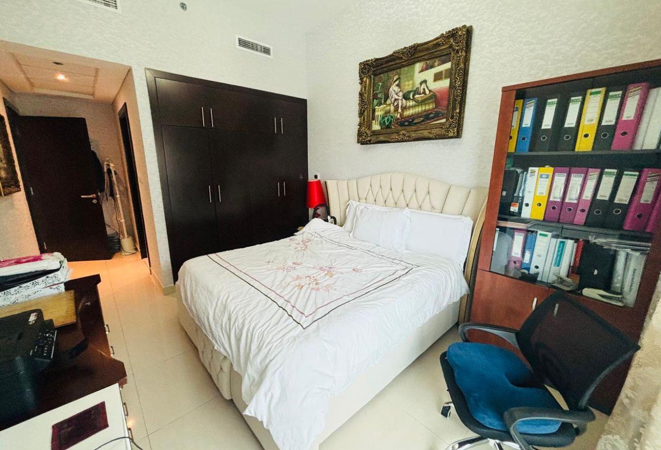 Fully Renovated Apartment| Low Floor | Vacant Now photo 8