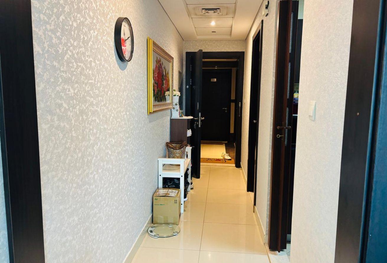 Fully Renovated Apartment| Low Floor | Vacant Now photo 6