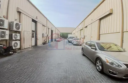 Warehouse - Studio for rent in Al Qusais Industrial Area - Al Qusais - Dubai