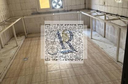 Labor Camp - Studio - 7+ Bathrooms for rent in Ali Mousa Building - Al Sajaa Industrial - Al Sajaa - Sharjah