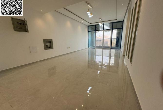 102833869 - Property Main Image