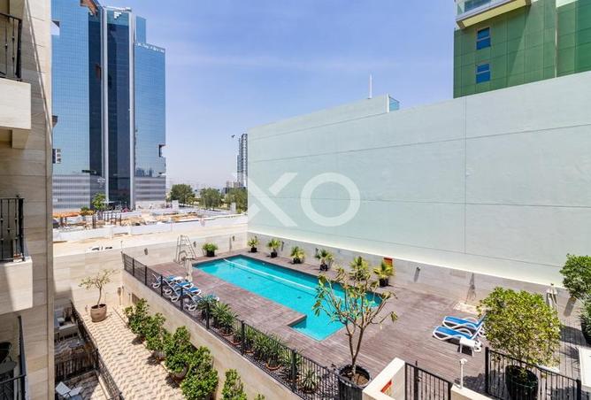 Large 1 Bedroom | Appliances | Pool View