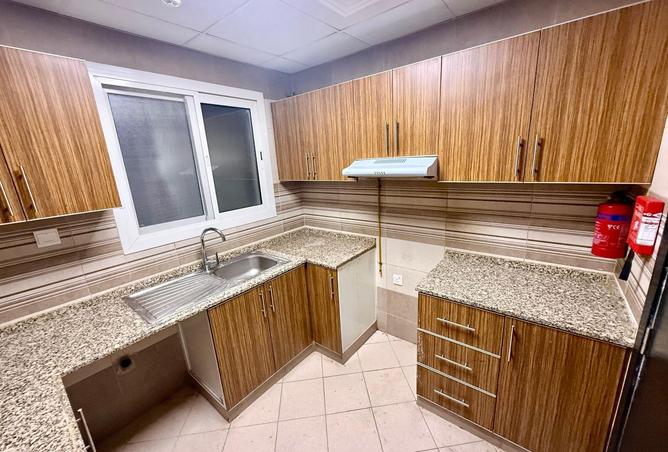 PREMIUM QUALITY 1BHK : RENT 56K : 1 PARKING : GYM photo 2