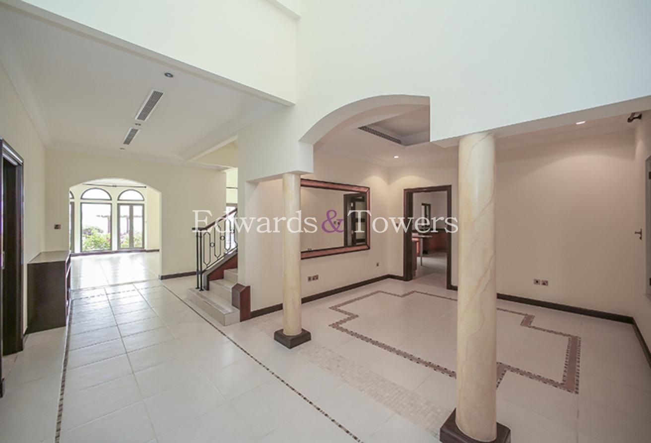 Upgraded Kitchen | On the Frond Location | 4 Bed photo 5